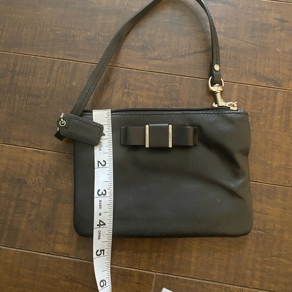 Coach Darcy black wristlet with bow and hang tag - Picture 6 of 9
